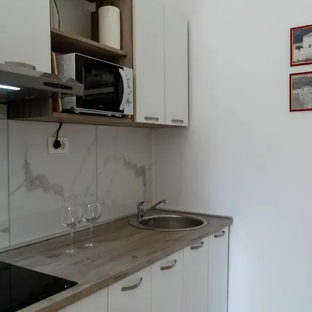 Seafront Holiday Home Marina Appartamento *