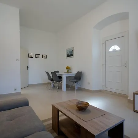 Seafront Holiday Home Marina Jelsa (Hvar)