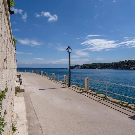 Seafront Holiday Home Marina *