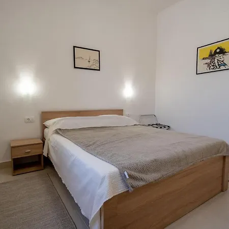 Seafront Holiday Home Marina Apartment Jelsa (Hvar)