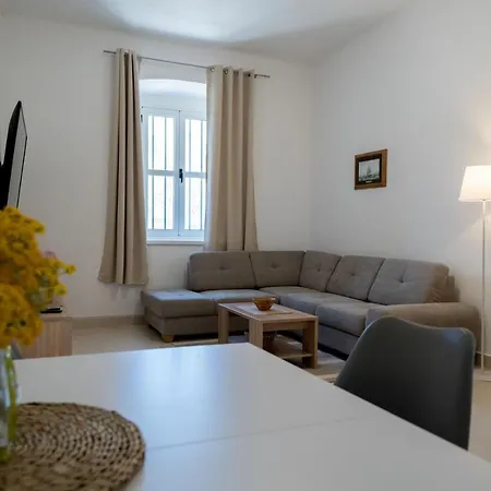 Seafront Holiday Home Marina *