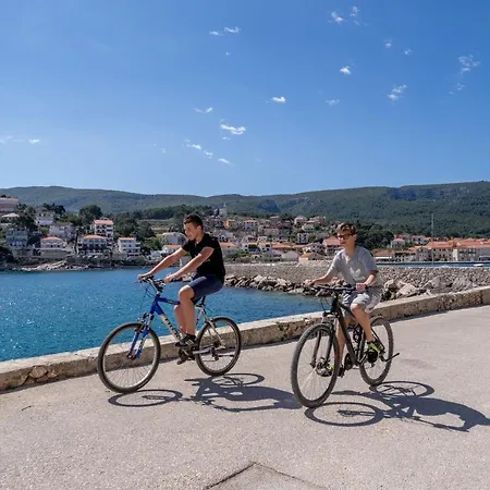 Seafront Holiday Home Marina Apartment *