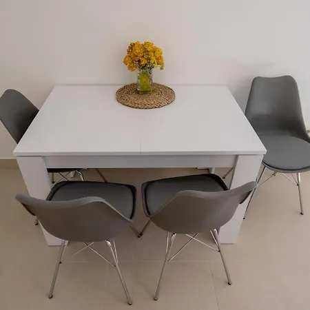 Seafront Holiday Home Marina Apartment