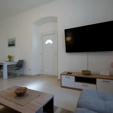 Seafront Holiday Home Marina Jelsa (Hvar)