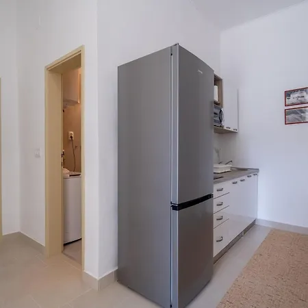 Seafront Holiday Home Marina Apartment Jelsa (Hvar)