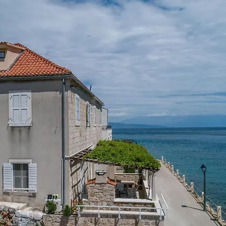Seafront Holiday Home Marina * Jelsa (Hvar)